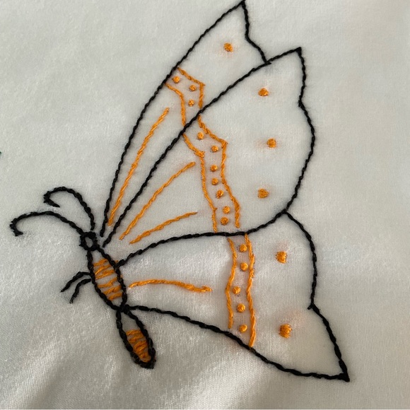 Vintage set of 2 hand embroidered pillowcases butterflies 30””x20” - Picture 2 of 9
